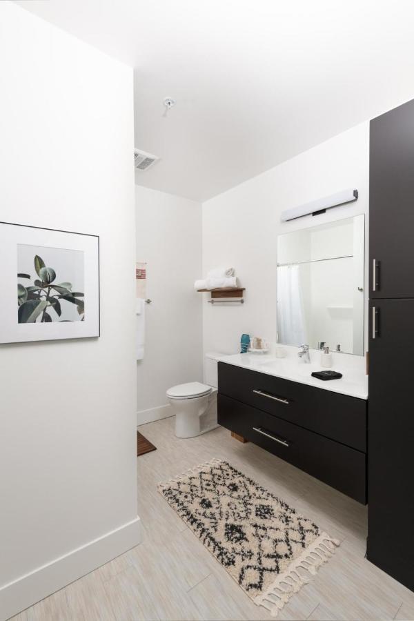 Modern 1Br Apt With Skywalk To Fiserv, Rooftop, And Parking Milwaukee Kültér fotó