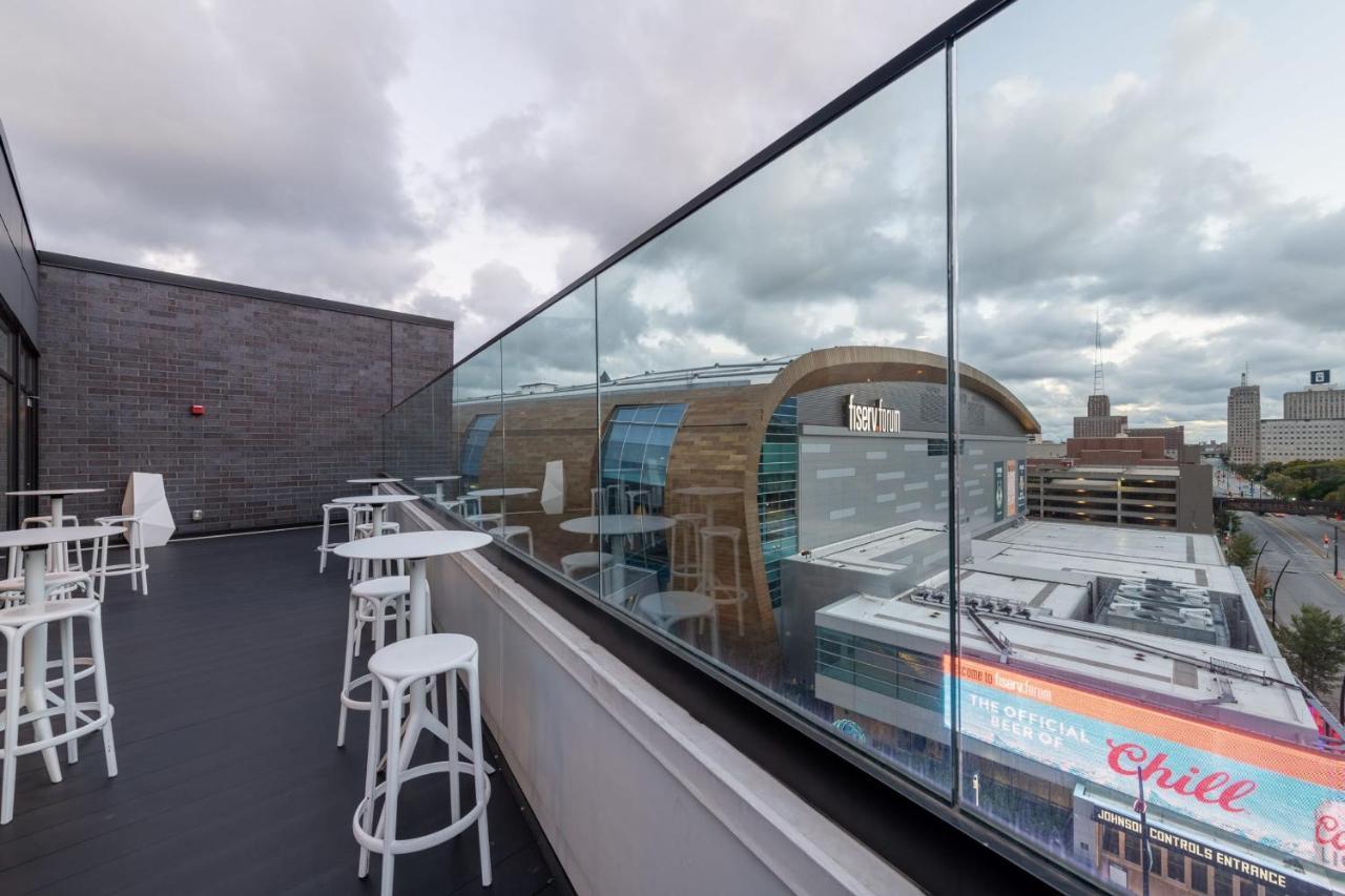 Modern 1Br Apt With Skywalk To Fiserv, Rooftop, And Parking Milwaukee Kültér fotó