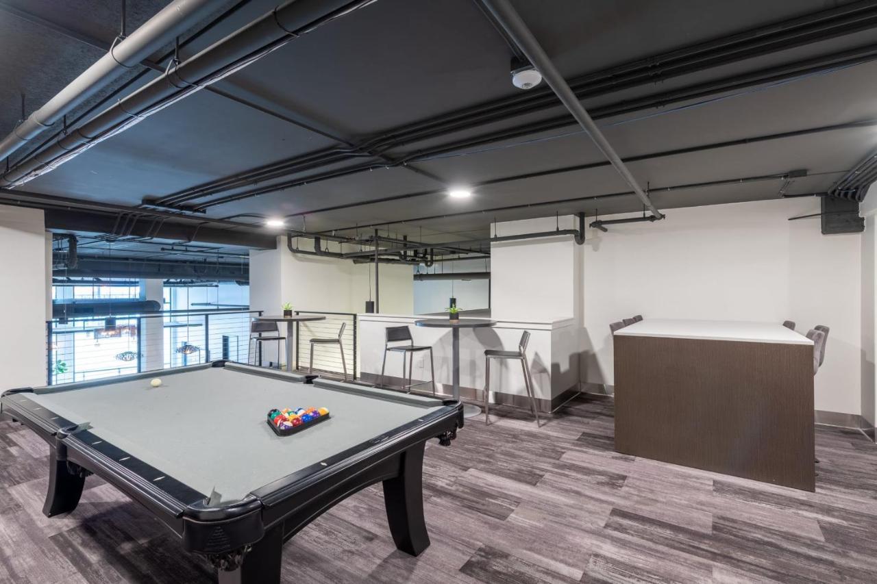 Modern 1Br Apt With Skywalk To Fiserv, Rooftop, And Parking Milwaukee Kültér fotó