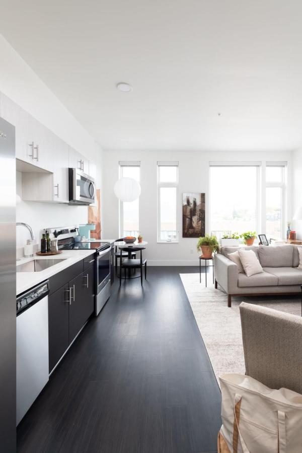 Modern 1Br Apt With Skywalk To Fiserv, Rooftop, And Parking Milwaukee Kültér fotó